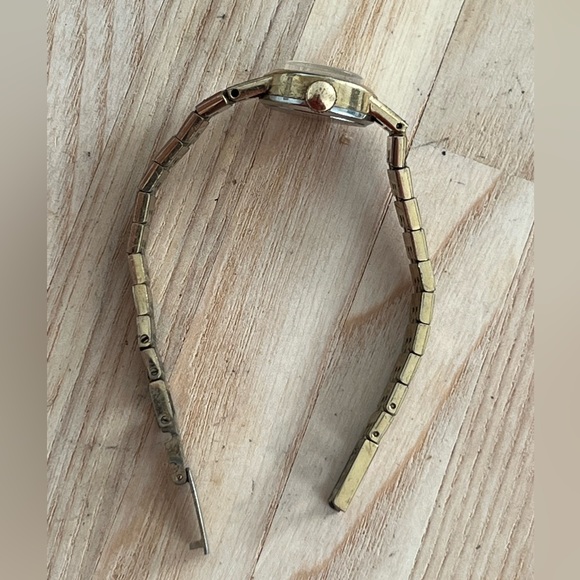 Caravelle by Bulova Ladies Watch Vintage Mechanical Gold Tone Bracelet Oval Dial - Picture 5 of 9